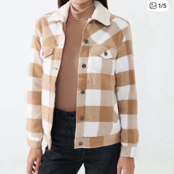 Love Tree Jackets & Blazers - NWT Love Tree Sherpa Jacket